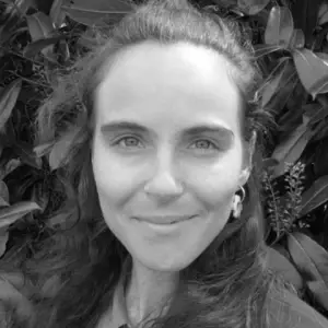 Photo de Margaux Alarcon, géographe à Bordeaux Sciences Agro qui analyse les solutions mises en place pour lutter contre la précarité alimentaire.